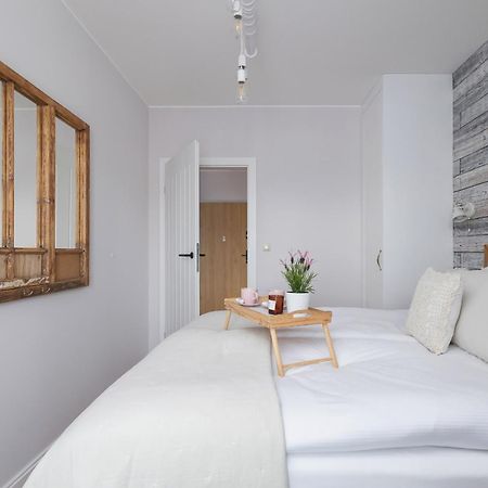 Prandoty Beautiful Apartment With Balcony Cracow By Renters Prestige Cracóvia Exterior foto