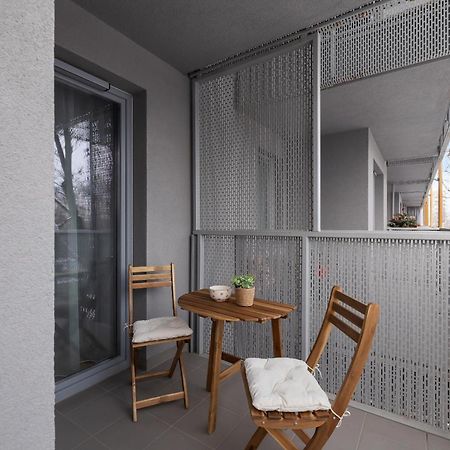 Prandoty Beautiful Apartment With Balcony Cracow By Renters Prestige Cracóvia Exterior foto